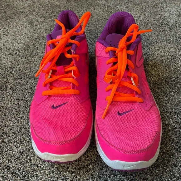 Nike Training Shoes - Picture 4 of 8